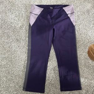 Alo cropped two tone purple leggings…never worn but no tags